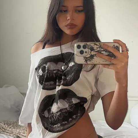 Women's Graphic Print Asymmetrical Neck Tee, Fashion Chic Casual Loose Fit Oversized Vintage Graphic T-Shirt for Daily Vacation Outdoor, Ladies Clothes for Summer, Womenswear, Streetwear, Casual Breathable Comfy Top