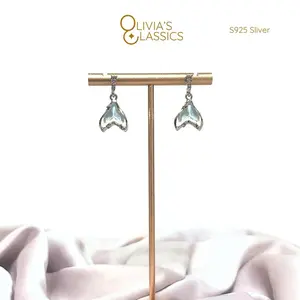 Olivia's Classics Earring Elegant Floral Design Pearl Accents Lustrous Finish Lightweight Comfort Versatile Style Crystal Beads Miniature Pearls