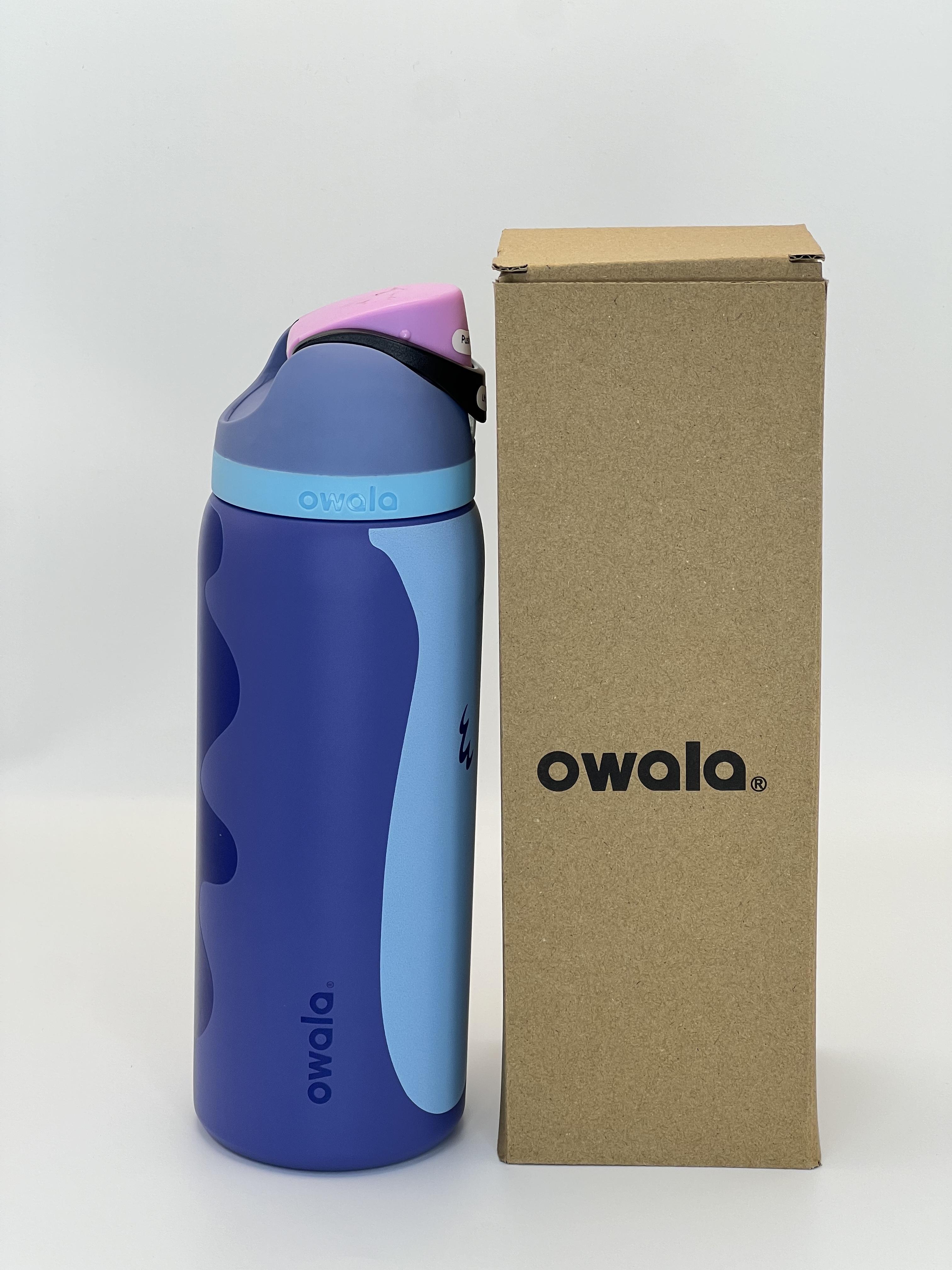 ，： Owala FreedSip 32oz Stainless Steel Straw Insulated Water Bottle, BPA-Free Blue Stitch Print, Heat & Cold Retention, Portable Carry Loop for Sports Travel Office Outdoor