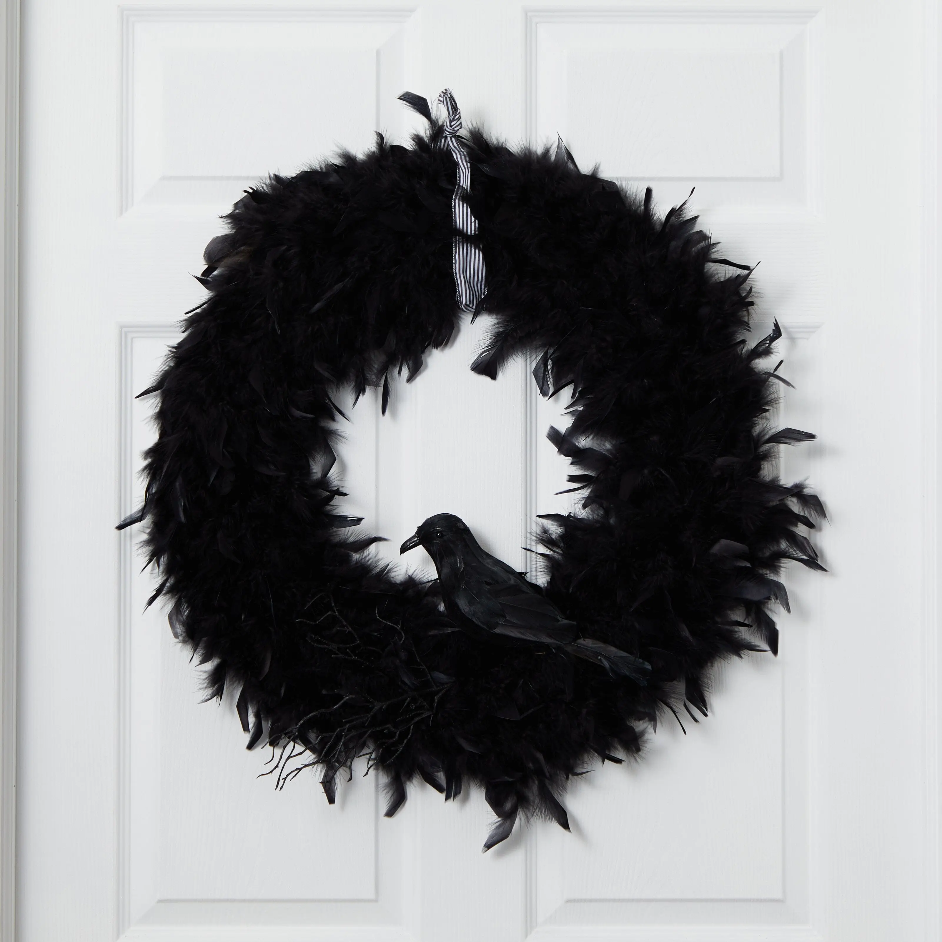 30-in Spooky Feathered Halloween Wreath - Scare-Themed Hanging Door & Wall Decoration, Home Supplies for Halloween Fans, Wall Hanging