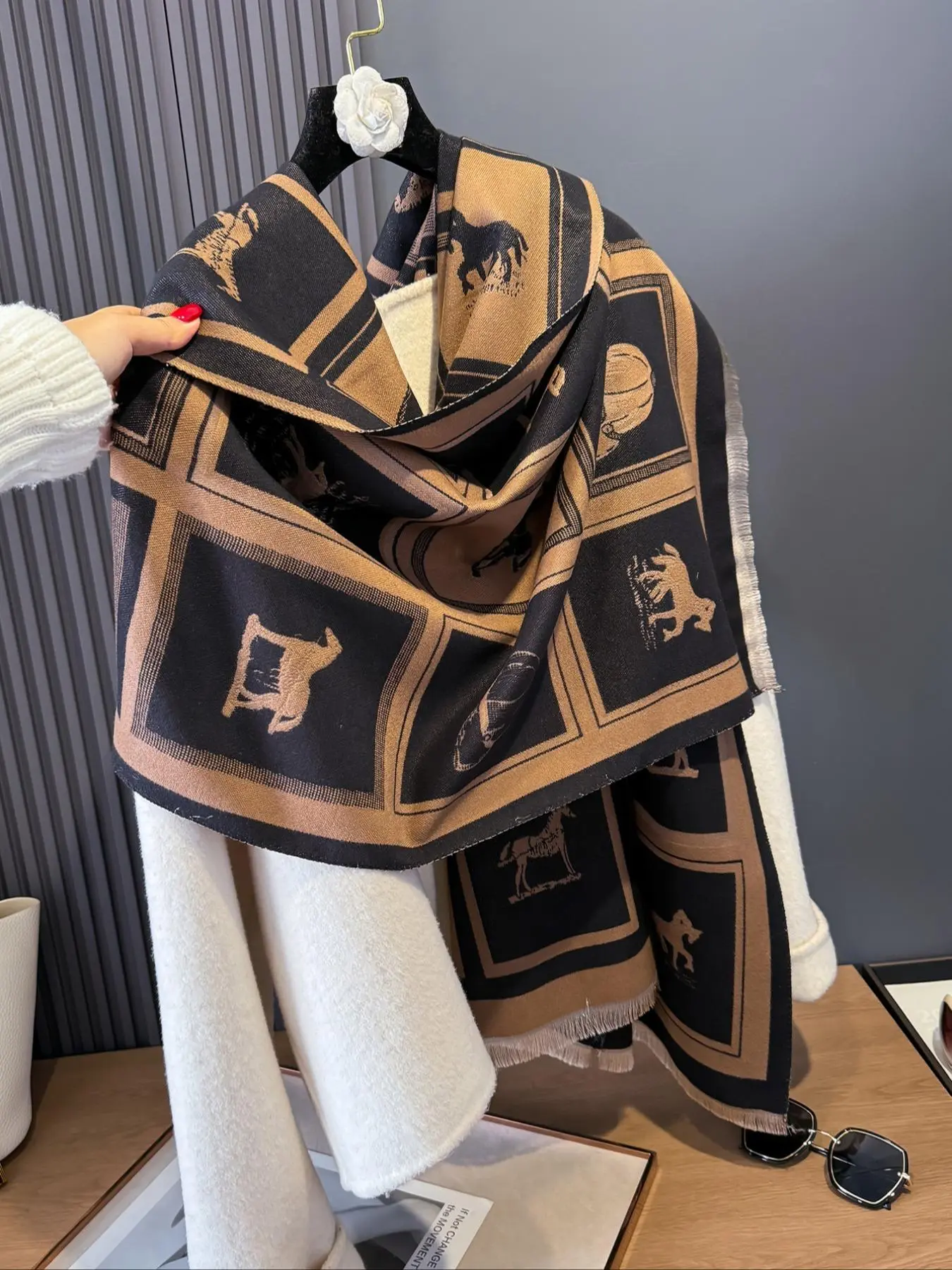 Boho Style Horse & Hat Pattern Tassel Decor Shawl, Casual Soft Shawl, Casual Warm Double Sided Scarf for Fall & Winter, Fashion Accessories for Women & Men