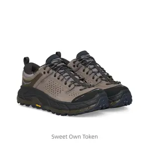 Black brown color. Comfortable and versatile. Low heel. Off-road running shoes. Men's and women's versions are the same.