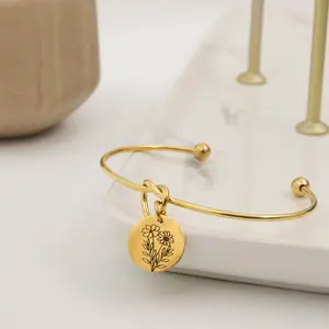 Custom birth Flower bouquet bracelet, mothers day gift, family birth flower, engraved bracelet for women,   Personalized Jewelry