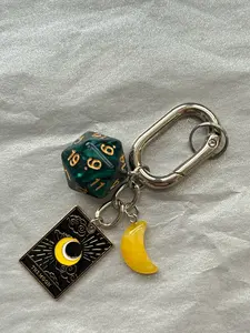 Tarot Keychain Bag Charm, Moon Dice Keyring Pendant, Large Arcana Tarot Card Accessory, Unique Gift for Tarot Enthusiasts