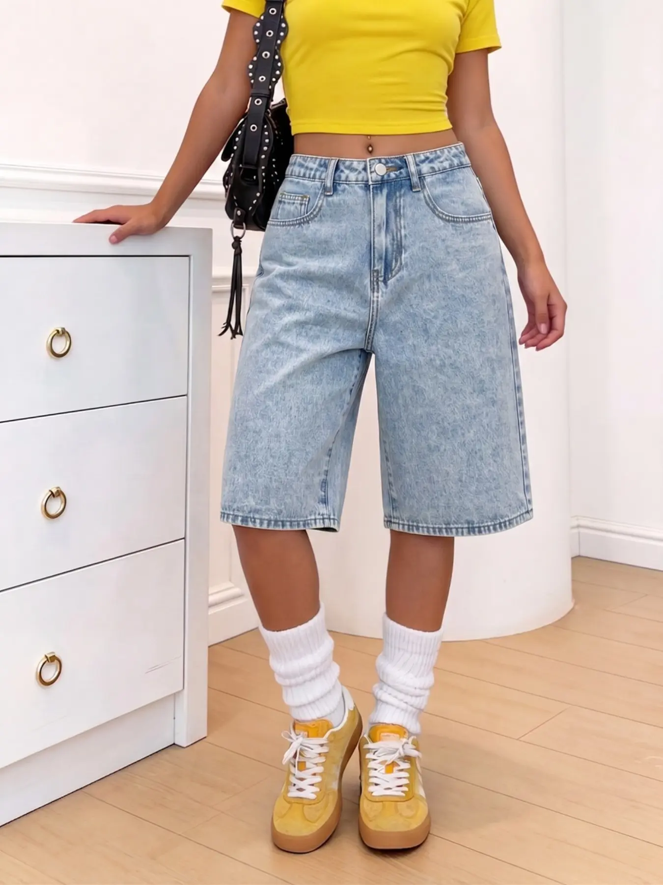 Teen Girl Y2K Retro Washed Pocket Design Loose Baggy Bermuda Light Wash Denim Shorts, Perfect for Summer Chill, School, Campus, College, Boho Style