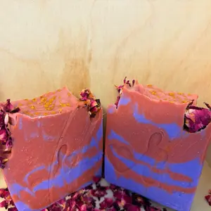 Rose Delight Soap with Colorful Swirls and Rose Petals for a Luxurious Bath Experience