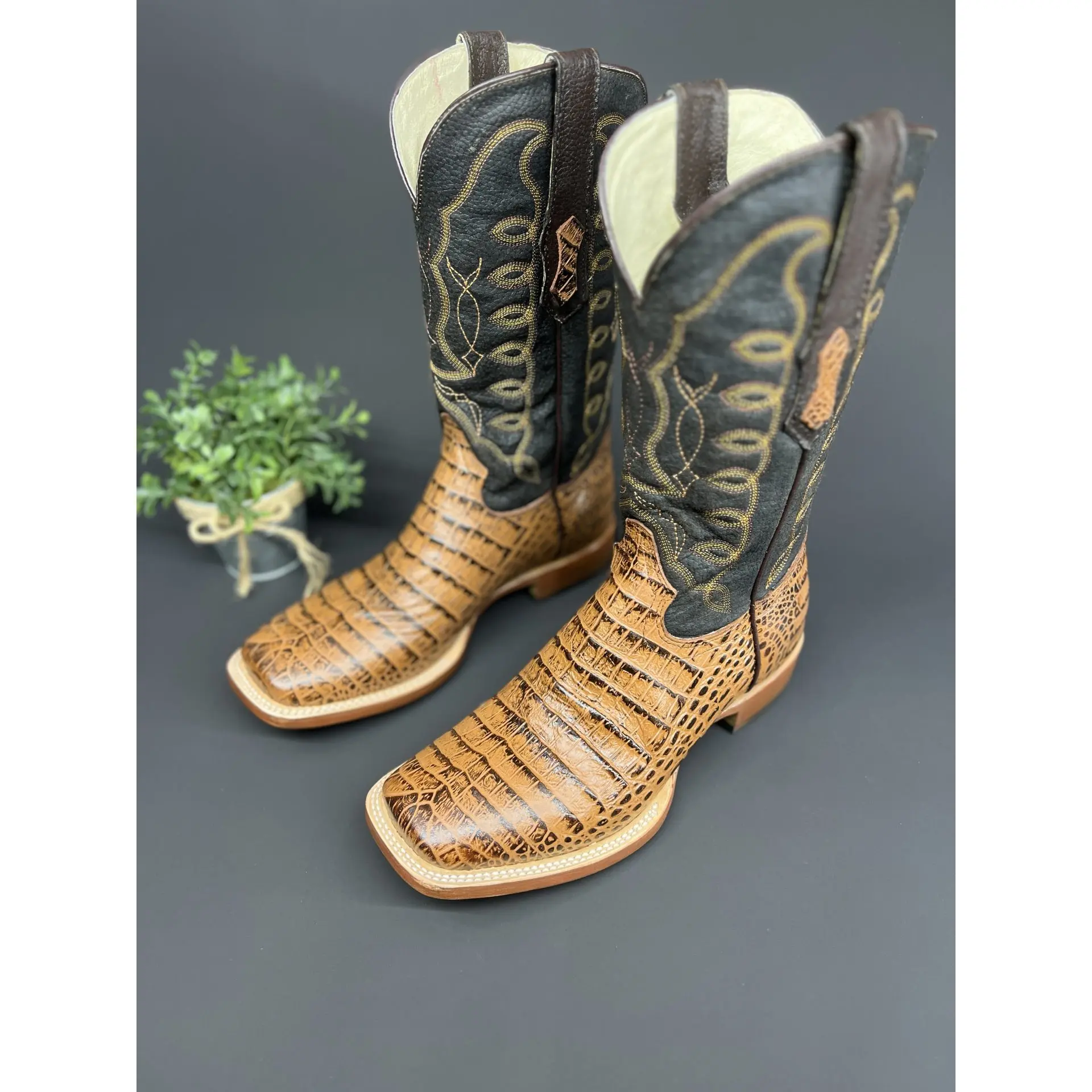 Men Cowboy Print Coco Belly Cognac