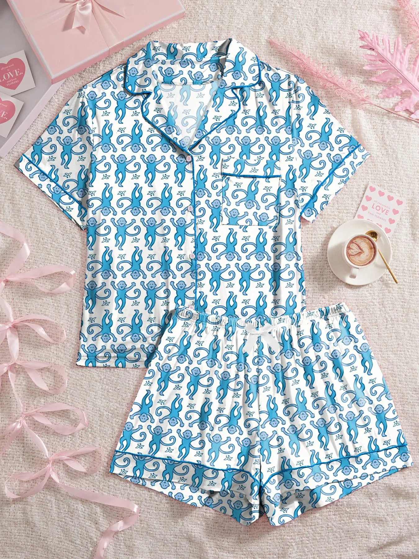 【Plus Size】 All Over Monkey Print Shirt & Shorts Loungewear Set, Casual Comfy Lapel Neck Short Sleeve Top & Shorts PJ Set, Women's Sleepwear for All Seasons, Pajama, Soft Casual Pajamas