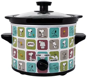 Uncanny Brands Peanuts Snoopy 2 Quart Slow Cooker