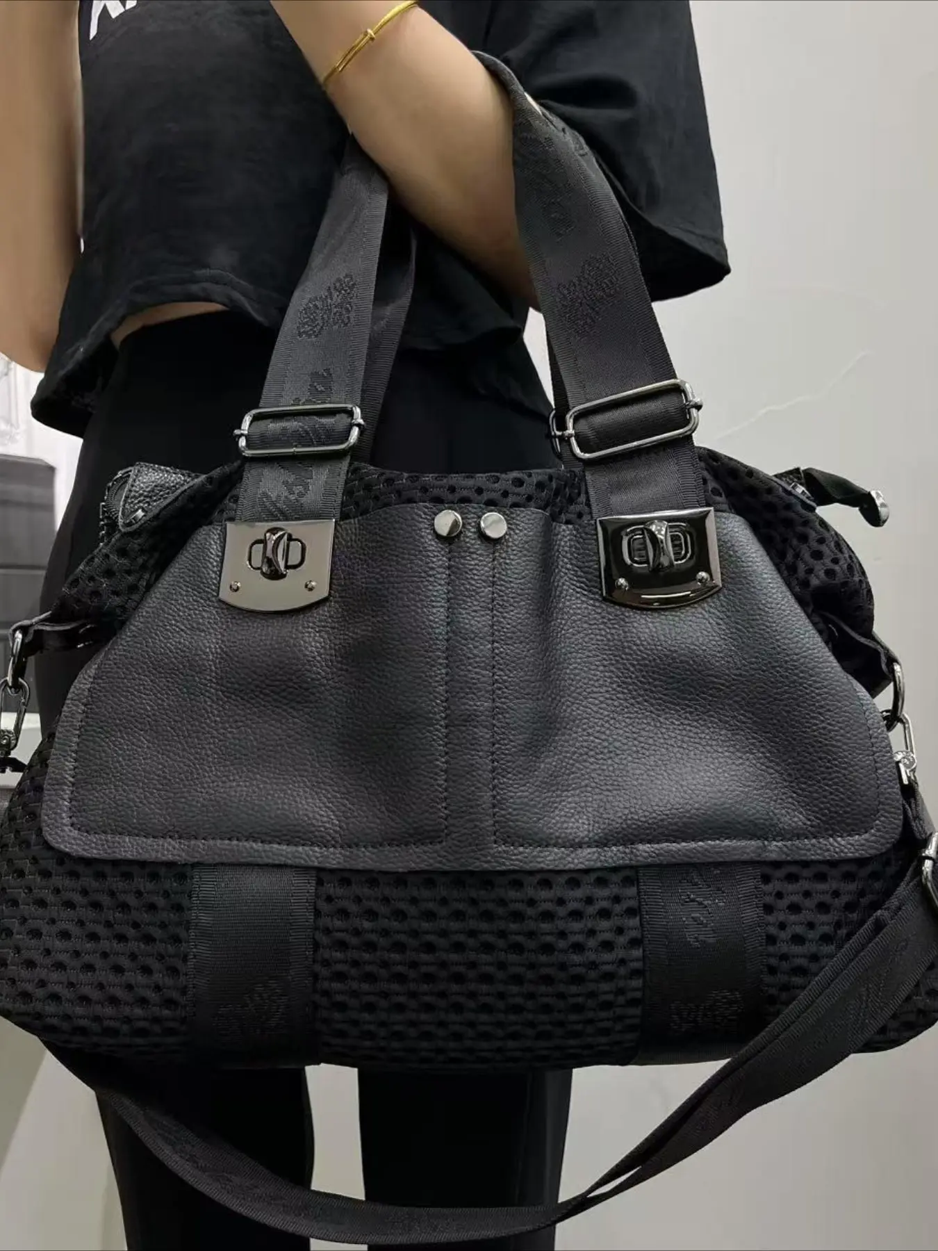 Ladies' casual large capacity mesh spliced shoulder bag, large retro street style city bag, Y2K multi pocket crossbody bag, commuter bag, Everyday crossbody bag