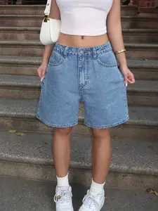 1 Piece Women's Denim Shorts, Mid Waist Loose Straight Leg Knee Length Jean Shorts with Pockets, Figure Flattering Casual Bottoms for Daily Wear Streetwear Vacation School Going Out