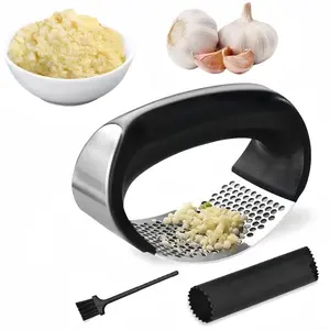 Set of 3 Rocking Garlic Presses – High-Quality Stainless Steel Garlic Crusher Featuring an Ergonomic Handle, Comes with Garlic Peeler And Cleaning Brush, Easy to Clean, Effortless Mincing Tool for Your Kitchen