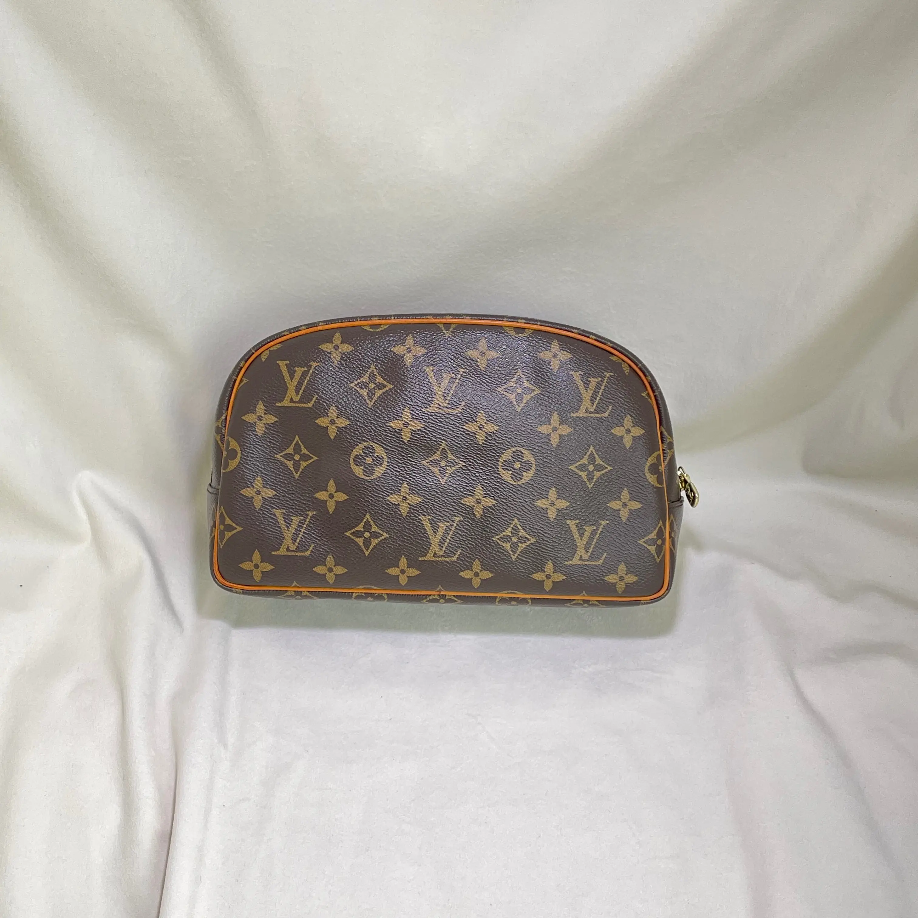 Pre-owned Louis Vuitton Monogram Dome Cosmetic Pouch Clutch Bag, Pre Loved Luggage & Wristlet Accessory
