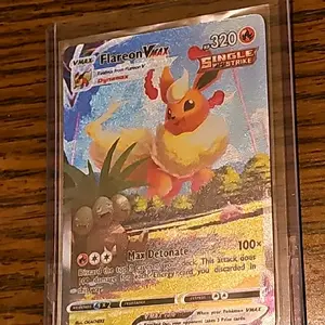 Flareon VMax Dynamax Jumbo Card - 320 HP Single Strike Max Detonate Attack - Pokemon Trading Card Game
