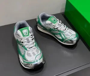 2026 Shoes in the Shoe Cabinet Lace Up Flat Casual Women Round Toe Designer Female Outside Walking Running 2026 Runway Trainers Couple Shoes Girl Closed Casual Sneaker Footwear Athletic Runner Canvas Material