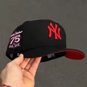 New Era New York Yankees 9FORTY A-Frame Snapback Hat – White Crown Red Brim – Adjustable MLB Baseball Cap – Streetwear Unisex Summer Edition