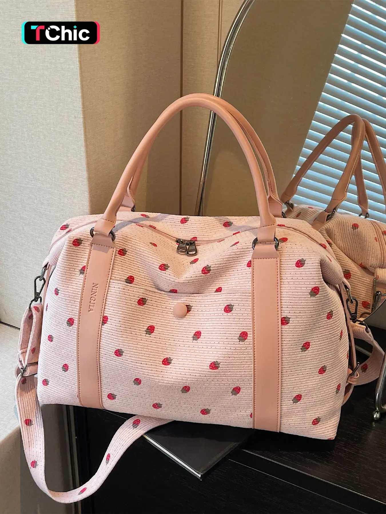Multifunctional Large Capacity Strawberry Decorative Corduroy Luggage Bag, Hangs on Suitcases, Ideal for Daily Use and Short Trips, Travel Essentials Bag, Travel Duffel Bag, Casual Travel Bag, Travel Duffle Bag, Traveling Bag