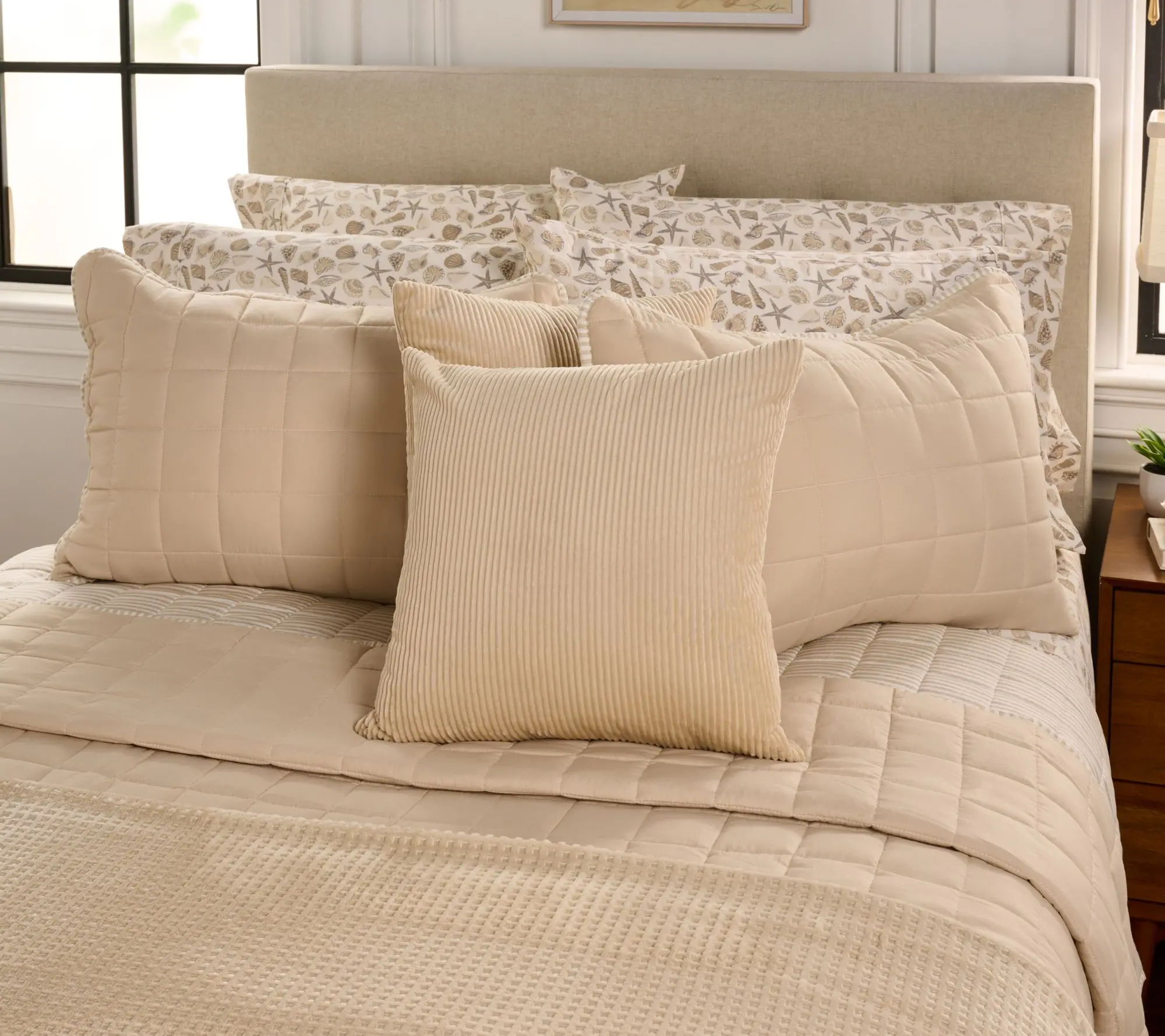 Home Reflections S/2 Ribbed Velvet 18x18 Dec Pillows Home Reflections S/2 Ribbed Velvet 18x18 Dec Pillows