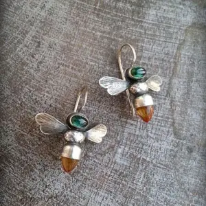 Vintage-Inspired Bee Motif Earrings With Elaborate -Animal Engravings, Antique-Textured Alloy Long Hook Dangle Earrings For Women, Boho Nature-Themed Jewelry Gift