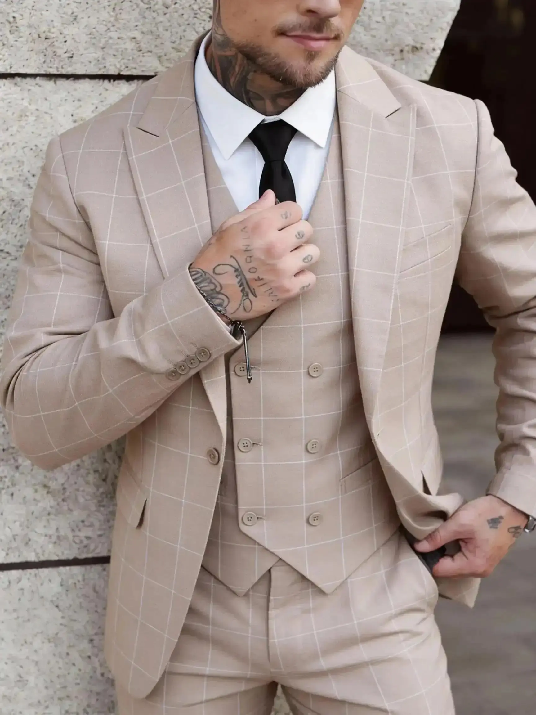 Men's 3-Piece Suit Double Breasted Set with Vest for Business Casual and Formal Events Groom Party Occasion Longsleeves Matching Burgundy Checked Fabric Vneck Workwear, Comfortable, Lightweight
