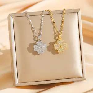 360° Heart Rotating Full Diamond Four-Leaf Clover Titanium Steel Necklace Elegant Light Luxury Niche Design Inlaid Diamond Collarbone Chain Fashion Pendants
