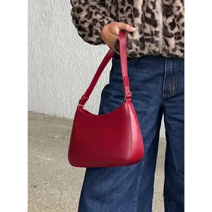 Vesperea Shoulder Bag Red