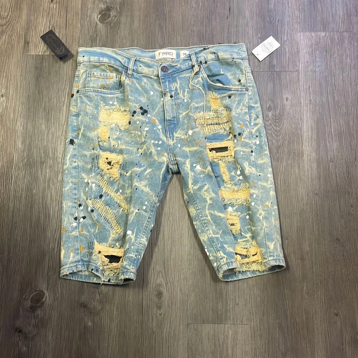 Men’s Blue Jean shorts with paint splatters Men’s Blue Jean shorts with paint splatters