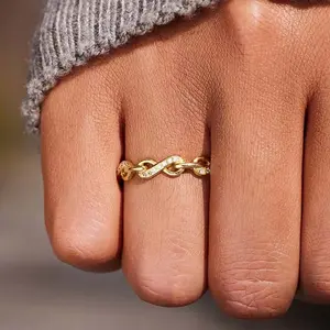 Zircon Mobius Loop Interlocking Ring for Women – Personalized Daily & Party Jewelry, Birthday & Anniversary Gift