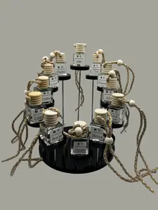 Exclusive Aromas Inspired by Luxury Hotels in a Square Bottle Car Diffuser, Aromas Exclusivas Inspiradas en Hoteles de Lujo