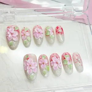 Aura:Beautiful Handmade Nails Open InLive Crystal Liveroom