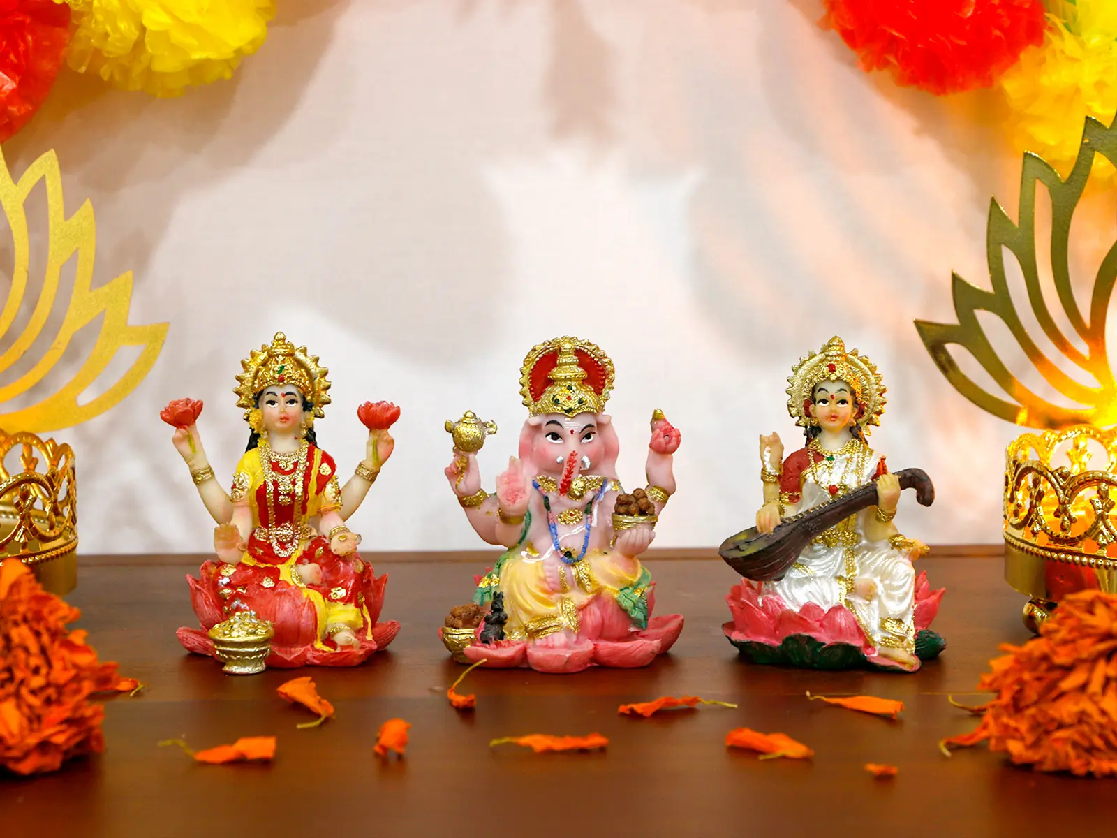 alikiki Hindu Laxmi Ganesh Saraswati Statue - 2.5”H India God Lakshmi Ganesha Figurine for Car Dashboard Decor Indian Wedding Baby Shower Return Gifts Diwali Gifts Home Office Pooja Item