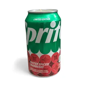 Vineyardd Candle Co - Recycled Winter Cranberry Soy Wax CANdles