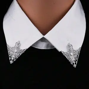 Vintage Triangle Collar Chain Brooch – Simple Shirt Clip with Collar Bar, Flower & Horse Details, Retro Accessory for Women’s Blouses, Dresses & Formal Looks