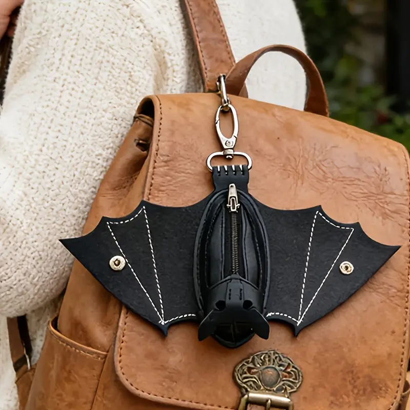Gothic-style Synthetic Leather Bat Coin Purse And Key Storage Case - A Convenient Wallet for On-the-go Use - A Distinctive Crossbody Bag Perfect for Travel, Photography, Makeup, Or As A Gift