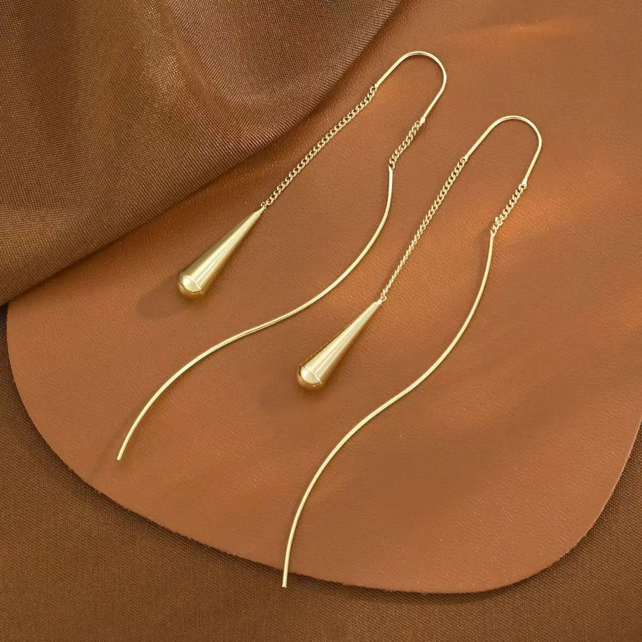 Water Drop Tassel Threader Earrings, Lightweight Gold Tone Dangle Earrings, Minimalist Y2K Drop Earrings for Women, Elegant Everyday Jewelry & Gift