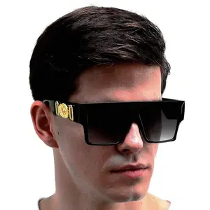 1pc Men's Oversized Vintage Studded Black Fashion Glasses, Thick Frame, Perfect for Beach, Pool, Vacation, and Outdoor Activities.A Must-Have Social Media Influencer Accessory for Summer Travel, Outdoor Adventures, and Fashionable Looks.