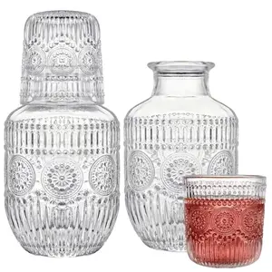 Large Capacity Vintage Embossed Glass Bedside Carafe & Tumbler Set - Hotel-Grade Thickened Shatterproof Clear Glass Water Pitcher with Dustproof Inverted Cup, Stylish Drinkware, for Bedroom Nightstand, Living Room Hosting, Guest Room Essentials