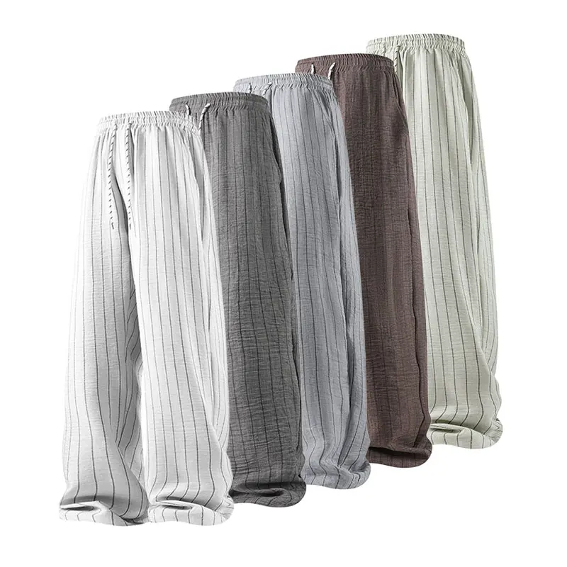 3 pieces with a loose fit suitable for all seasons. Men’s street-style pants are perfect for everyday wear and layering. Men's beige everyday pants
