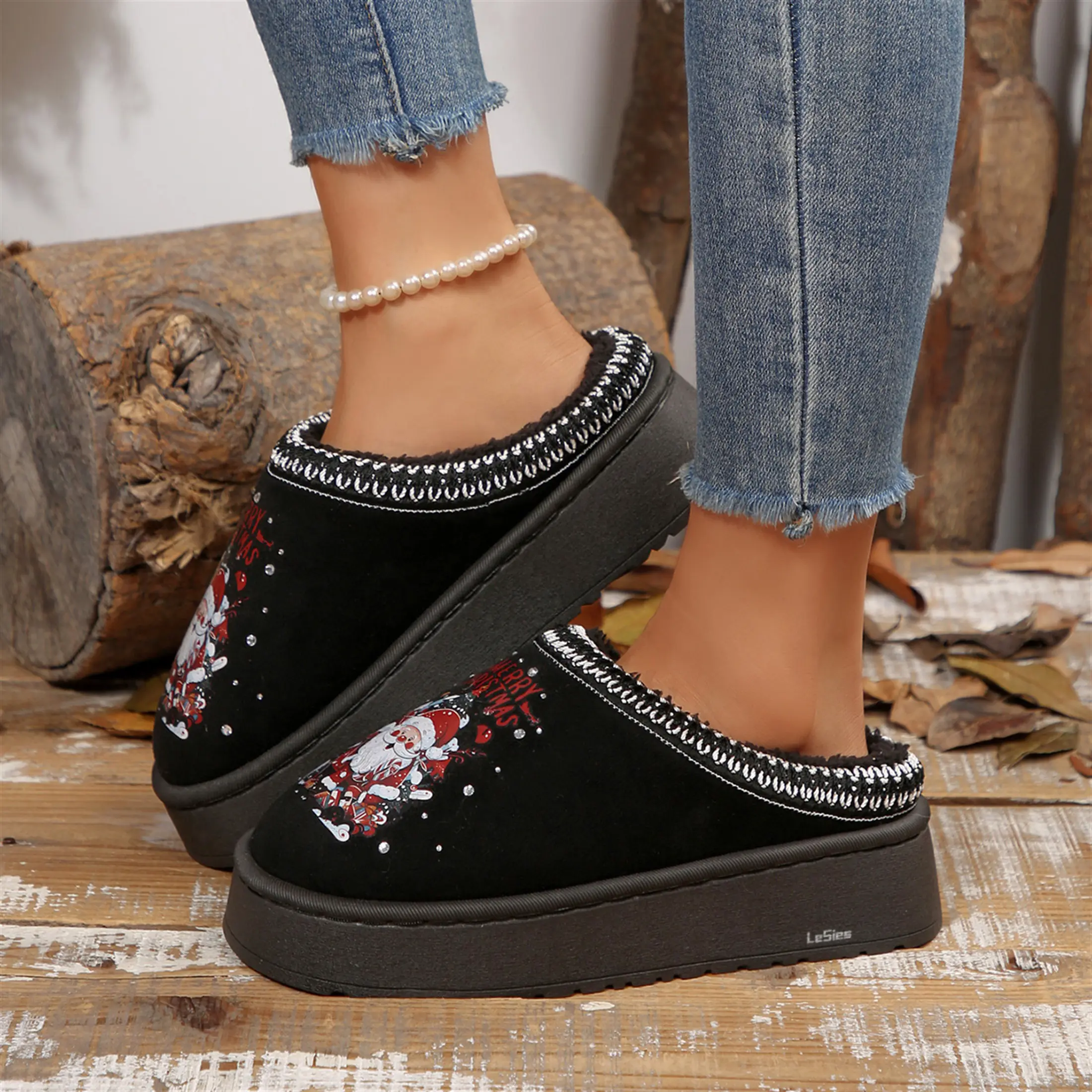 Women's Winter Platform Slippers Christmas Santa Design Fleece Lined Mules Comfortable Holiday Indoor Outdoor Shoes Rubber Footwear