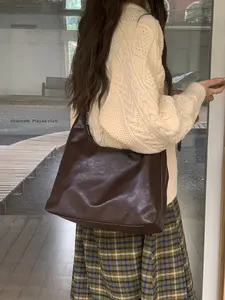 Meleard Large Capacity Vintage Bag for Women, Fall Winter Versatile Shoulder Tote, Commuter Crossbody Tote, Casual Crossbody Bags, Trendy Fashion Accessory, Adjustable Shoulder Bag