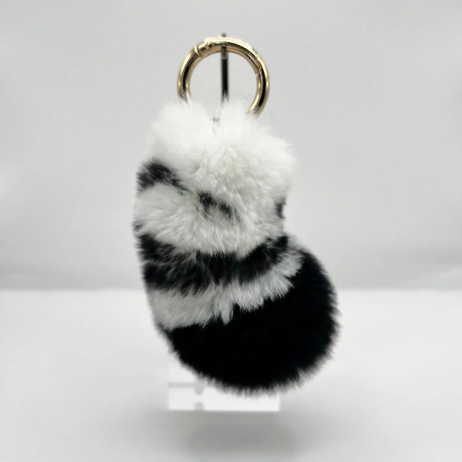 Soft Tail Bag Keyring Charm Faux Fur Tail 4.33 Inches Fluffy Playful for Bags Keys Backpacks Versatile Fun Accessory