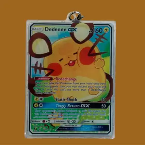 CUSTOM POKEMON KEYCHAINS FANMADE  (NOT REAL CARDS)