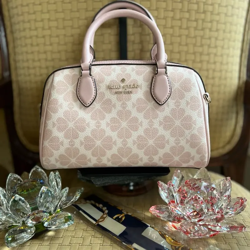 KATE SPADE FLOWER Handbag - Elegant Floral Design in Soft Pink with Gold Accents