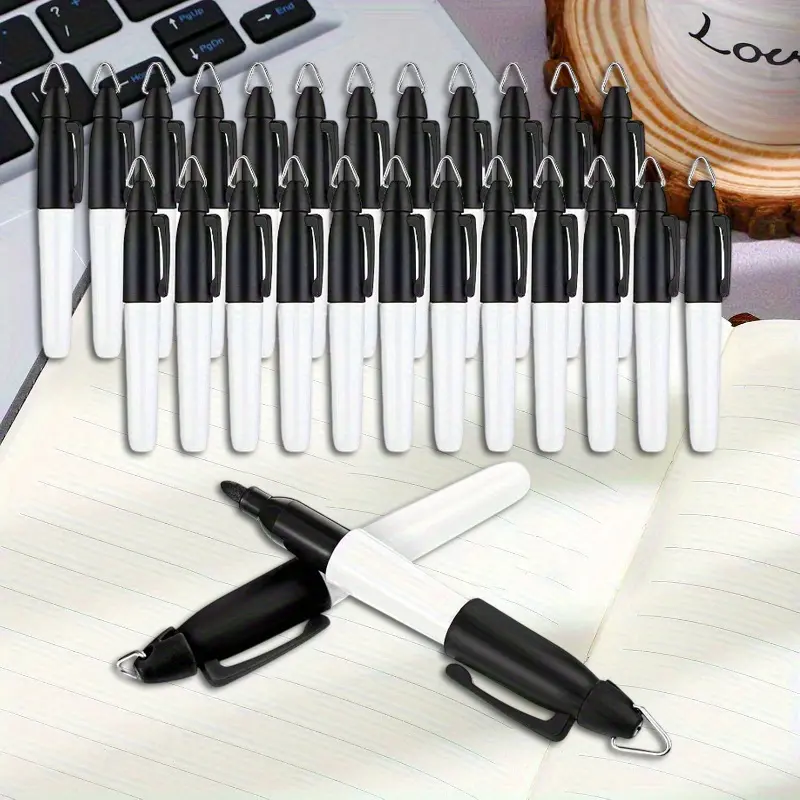 summerwins 24 Pieces 1 cm Medium Point Mini Permanent Markers with 9.2 cm Golf Keychain Cap Clips, Practical Father's Day Gifts for Nurses, Home Supplies for Office Outdoor Activities (Black)