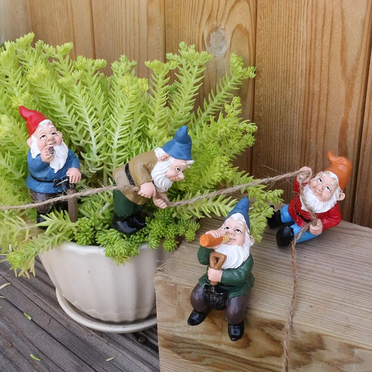4pcs Dwarf Resin Statues, Fun Design, DIY Decoration, Four Brothers Combination, Christmas Tree Ornament, Fairy Tale Scene, Garden Decor, Patio Decoration, Garden Decorations, Decorative Ornaments