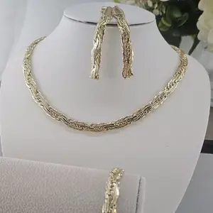 Elegant set 3 pieces bracelet necklace and earrings