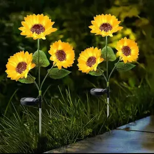 Solar-Powered Sunflower Light: Outdoor Courtyard, Villa, and Garden Decorative Artificial Sunflower Ground Stake Lawn Night Light