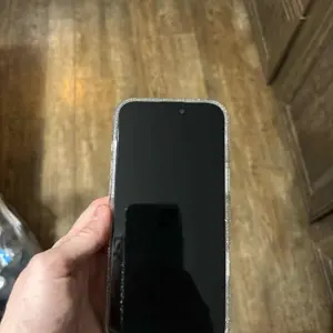 Product Review of [2PCS] FUNCAT GLOBAL Screen Protector-Dust-free Applicator FOR iPhone 17/16/15/14/13/12 "On SALE for NEW APPLE" (Reusable Easy Installation) Headset Covered, Fully Protection, Fingerprint-proof, Electroplated Layer, Tempered glass from T**a S**s L**s