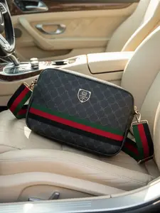 Fashionable Crossbody Bag, Multi-Use Wrist Strap Shoulder Bag, Durable and Versatile, Ideal for Daily Use, Travel, Business Meetings, Everyday Bag