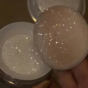 Clear Glossy Highlighter Powder, Micro-Flash Brightening, Non-Greasy, Long-Lasting Oil Control, Perfect for Parties and Daily Use